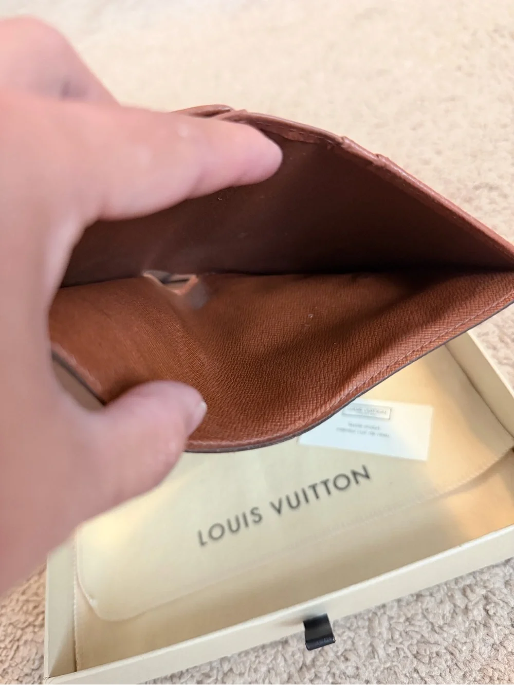 LOUIS VUITTON (kisslock)